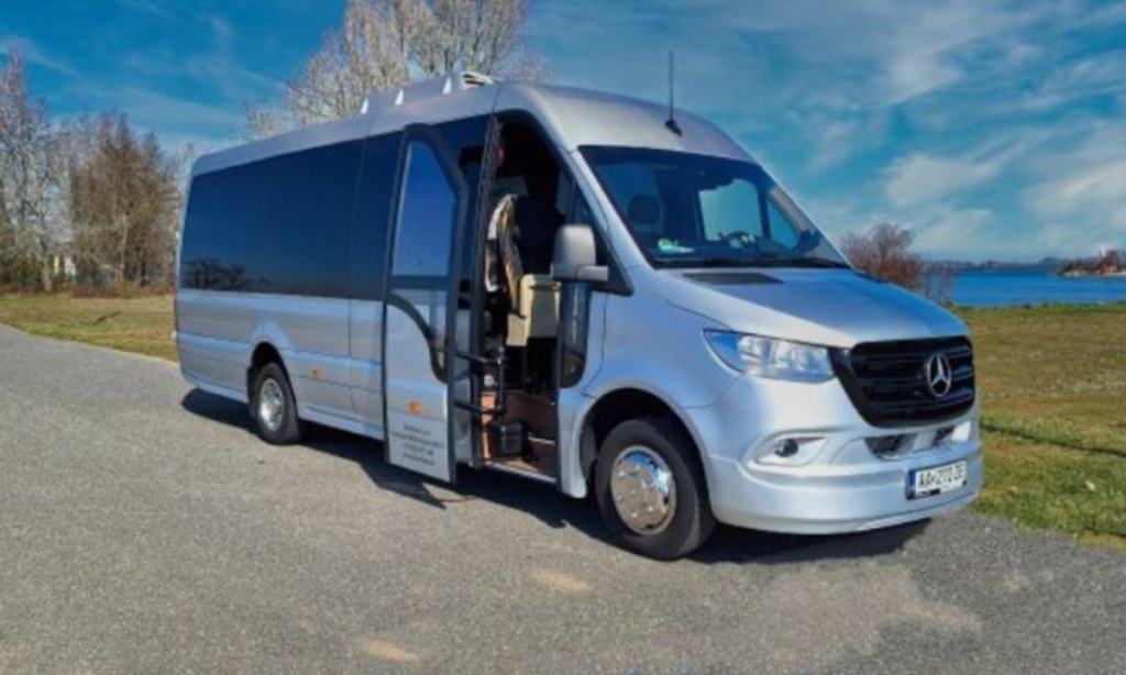 Shuttle Bus Rental NYC for Airports, Train Stations and Tourist Hotspots